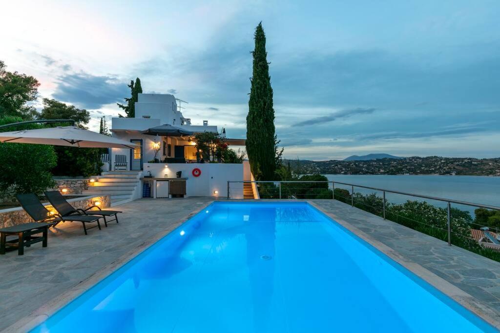Retreat Villa By The Sea With Pool In פורטו הלי מראה חיצוני תמונה