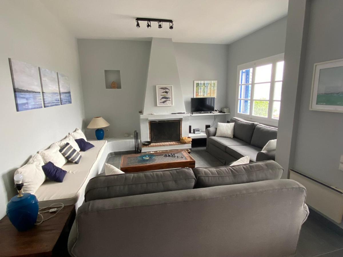 Retreat Villa By The Sea With Pool In פורטו הלי מראה חיצוני תמונה